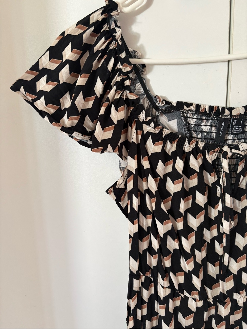 Vera Moda patterned Ruffle Sleeve Cami Dress - Picture 2 of 5